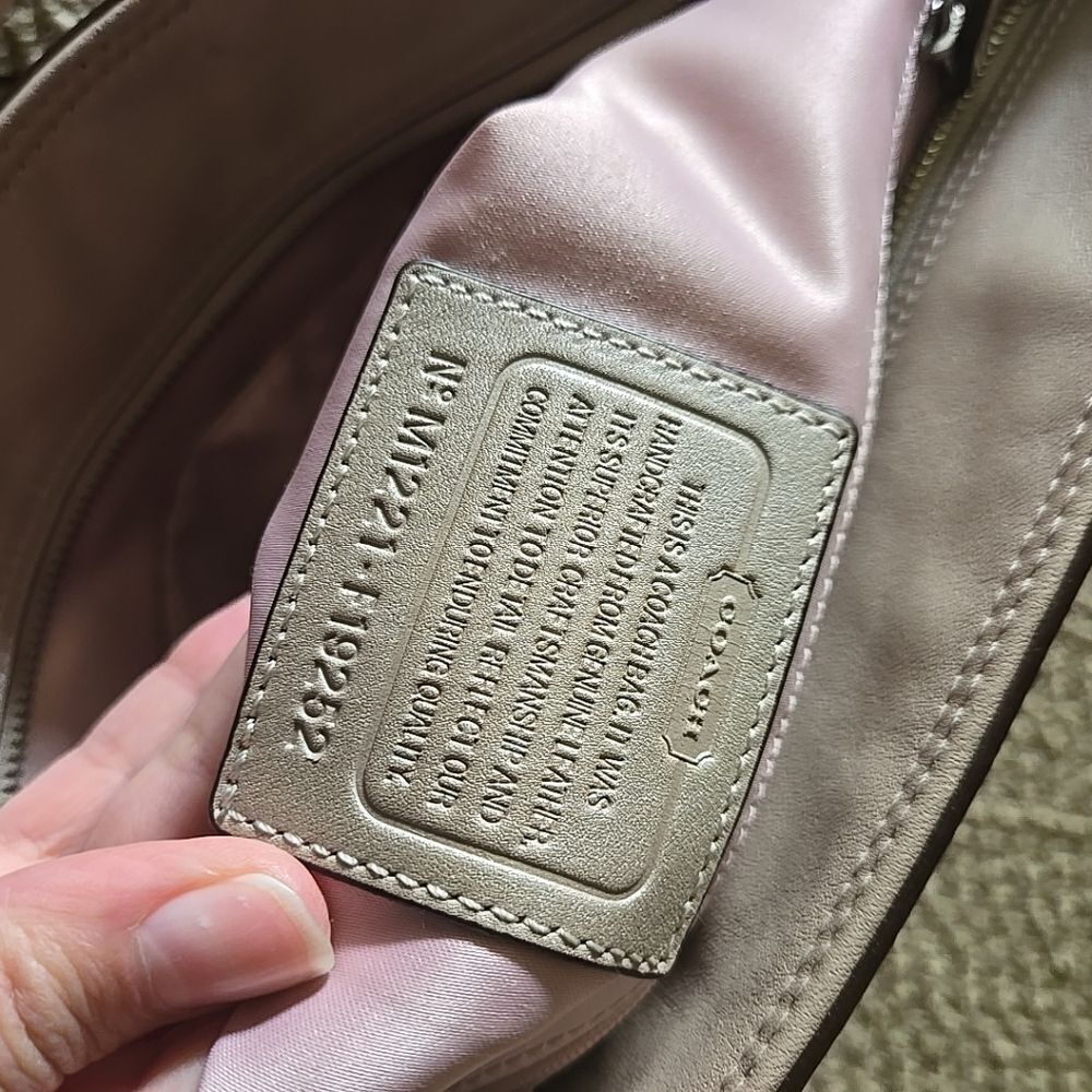 Coach purse F19252 bag tote womens leather zip pockets silver tone medium cute - Picture 12 of 16